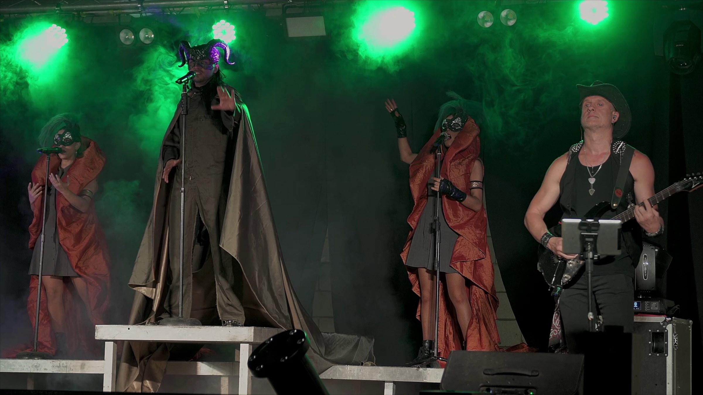 Los cuatro artistas de Babylon Music sobre el escenario
